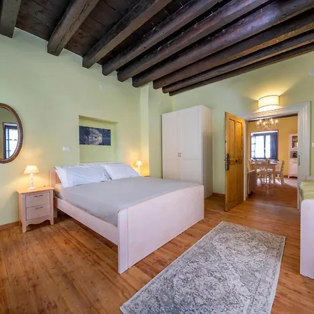 Guesthost - Antica Ferrovia Casa Storica * Tarvisio